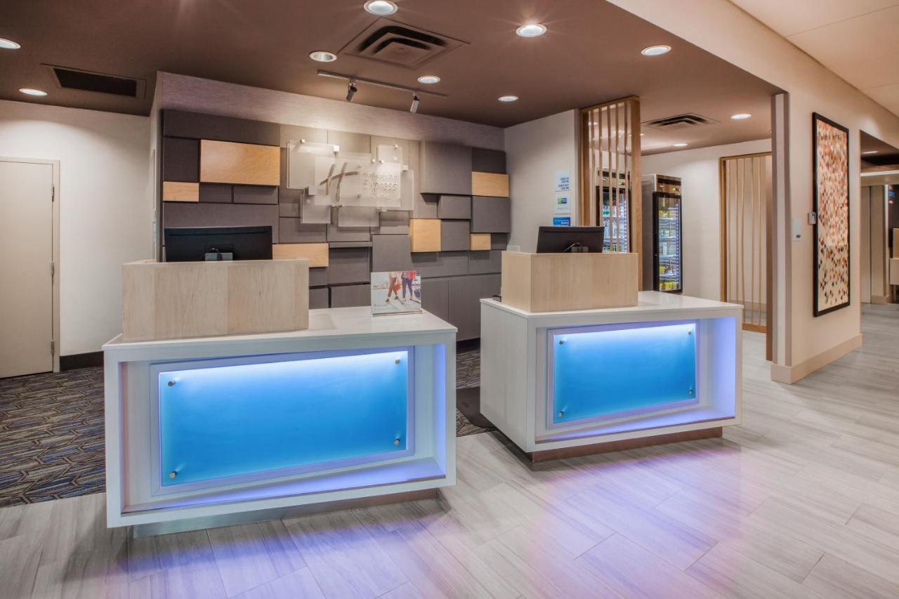 Holiday Inn Express - Blair By Ihg Екстер'єр фото