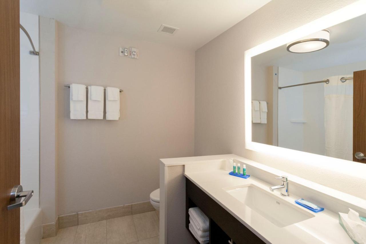 Holiday Inn Express - Blair By Ihg Екстер'єр фото